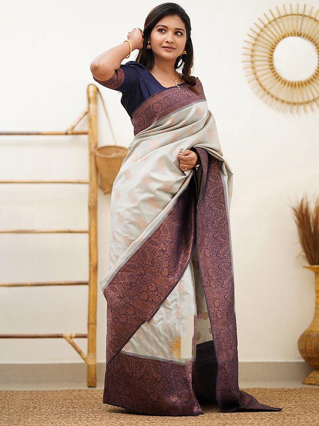 

BerMondsey Woven Design Zari Banarasi Saree, Grey