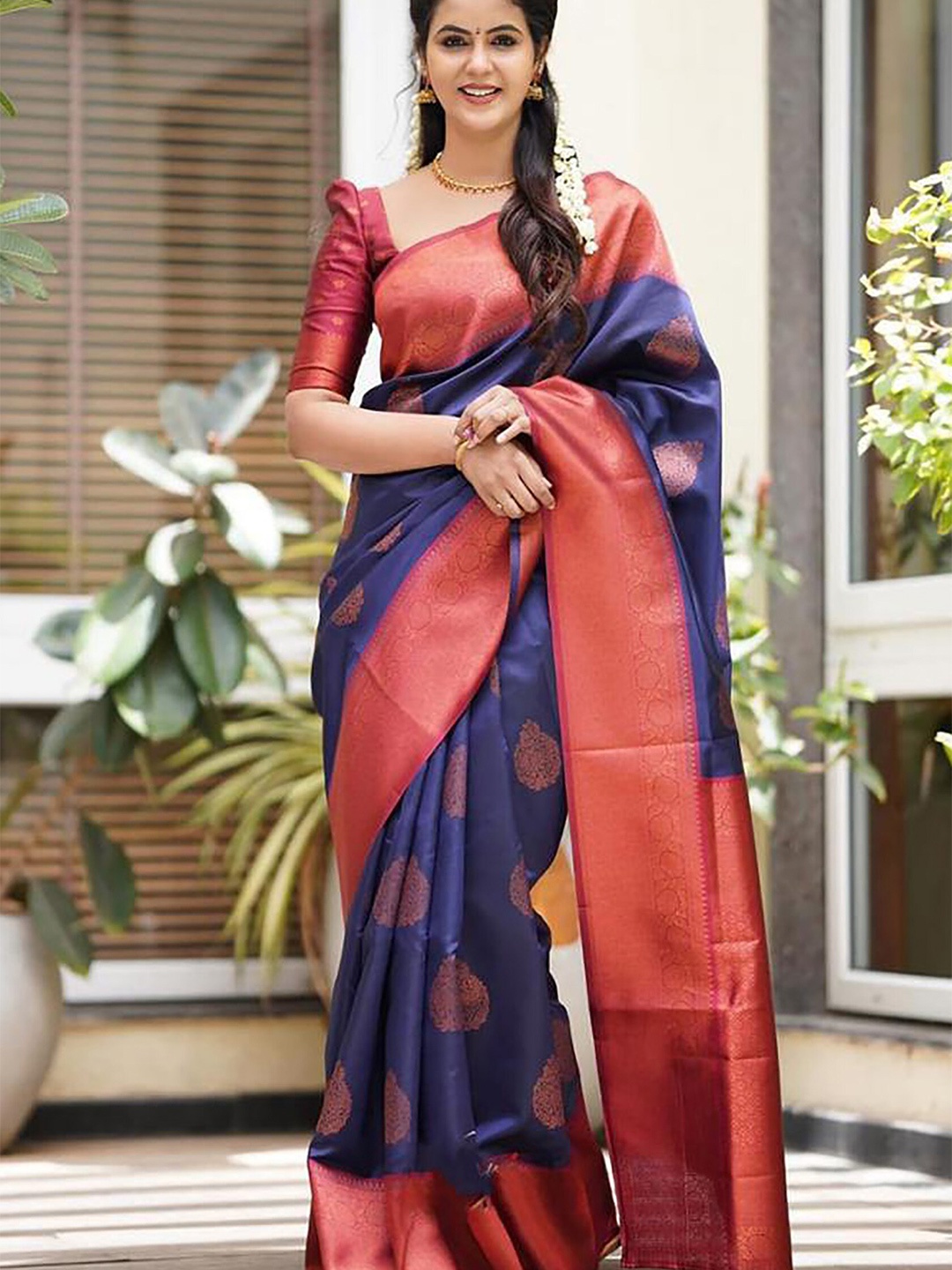 

BerMondsey Woven Design Zari Banarasi Saree, Blue