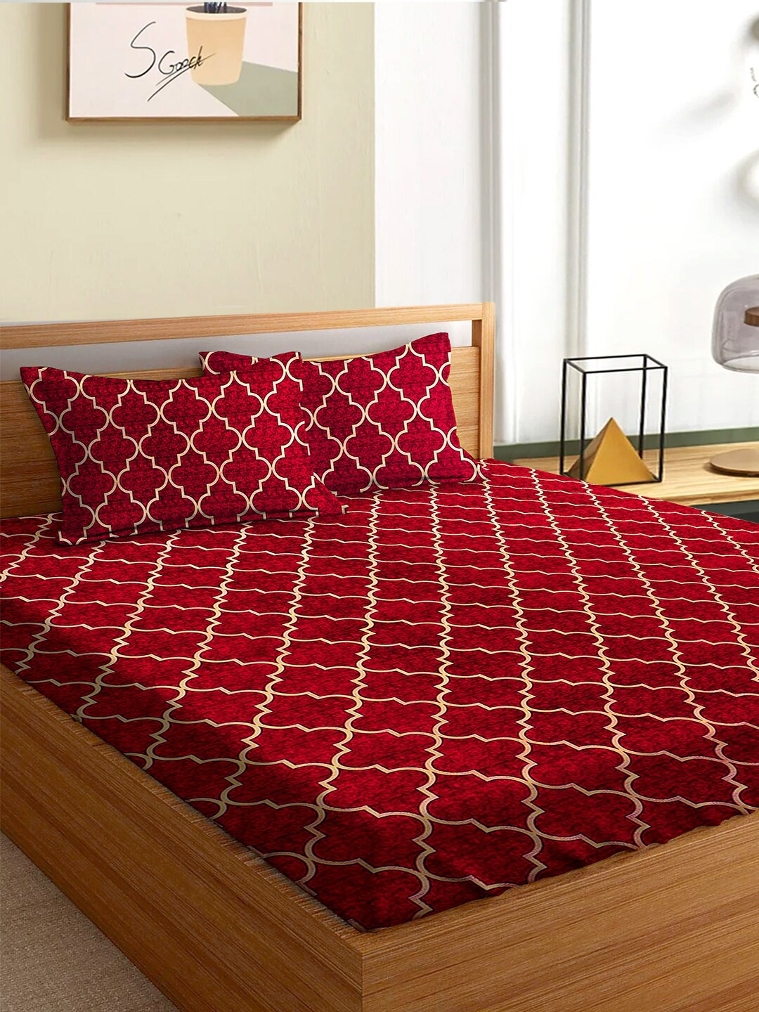 

Aura Red Geometric 180 TC Queen Bedsheet with 2 Pillow Covers