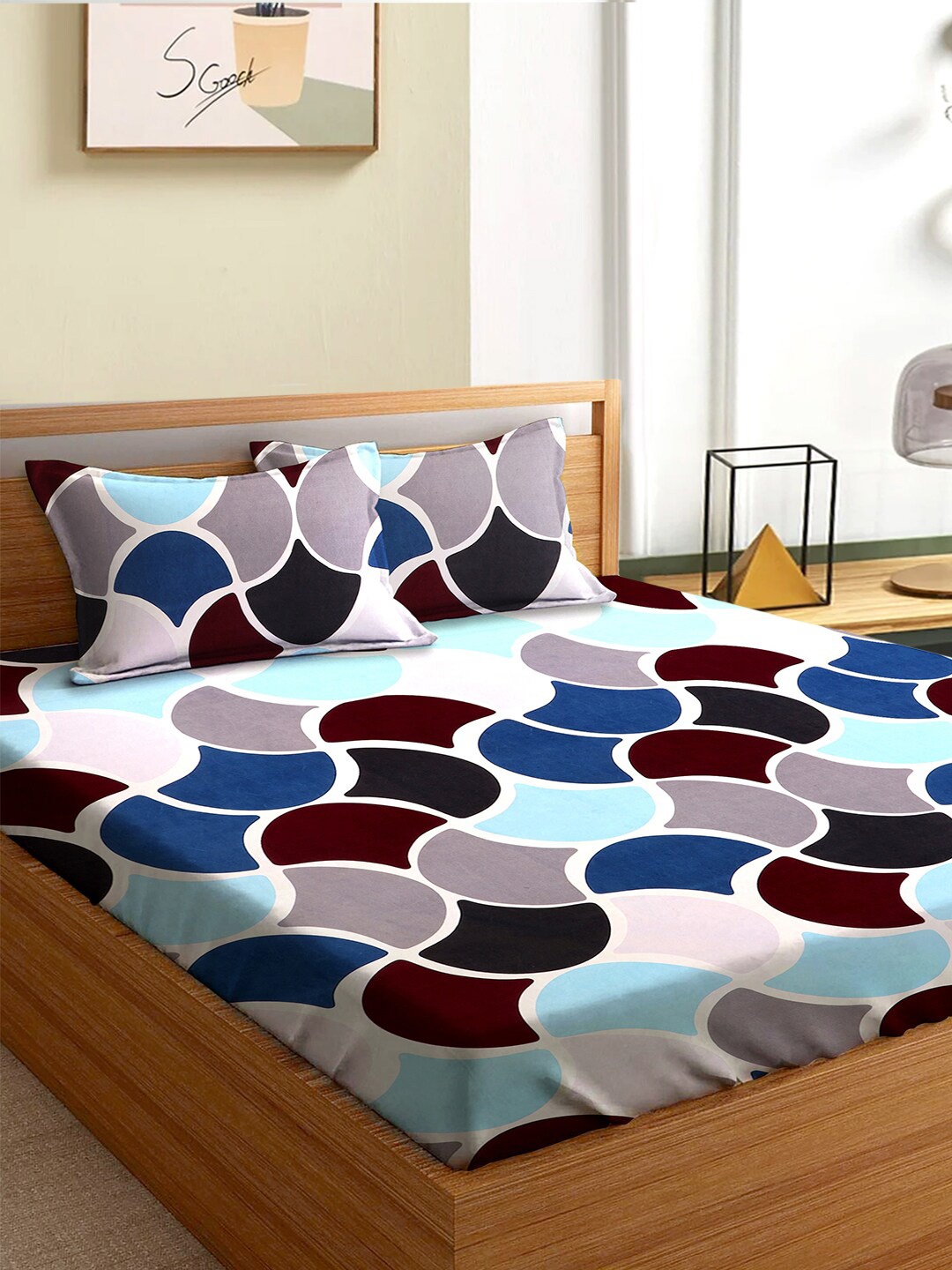 

Aura Blue & Grey Geometric 180 TC Queen Bedsheet with 2 Pillow Covers