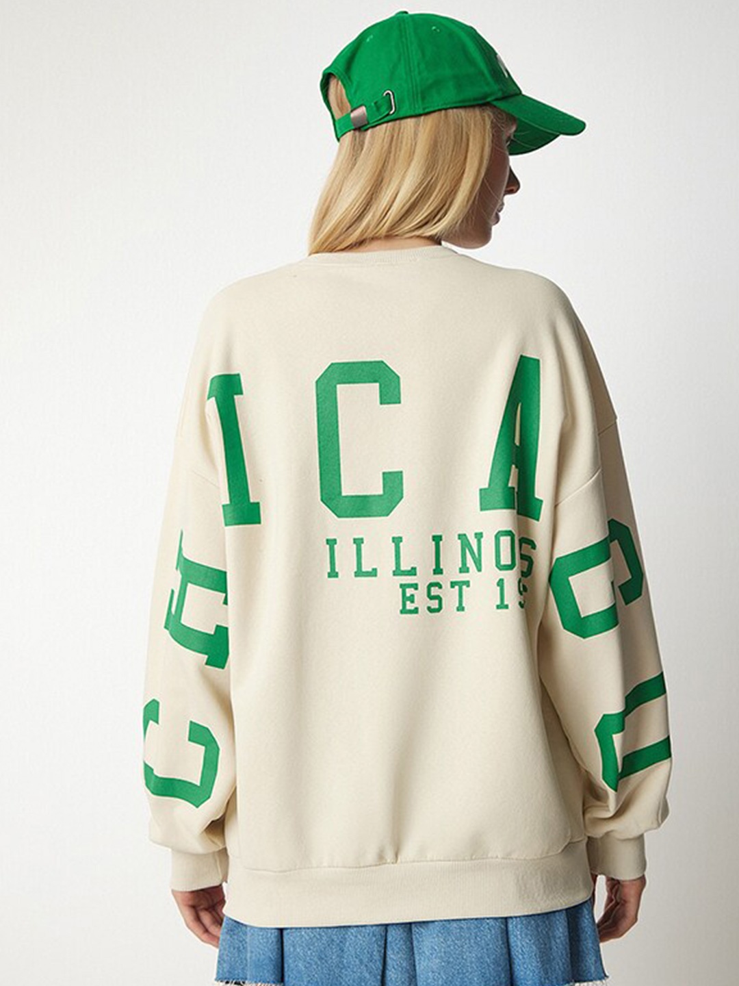 

DressBerry Beige & Green Typography Printed Drop Shoulder Sleeves Pulover