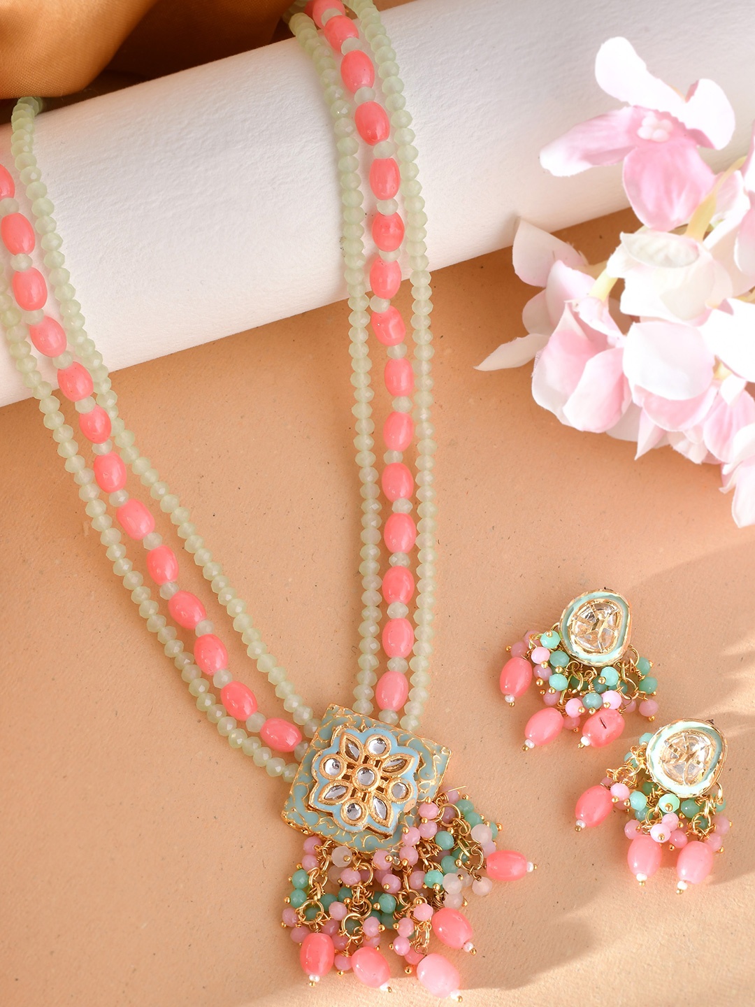 

Silvermerc Designs Gold-Plated Kundan-Studded & Beaded Jewellery Set