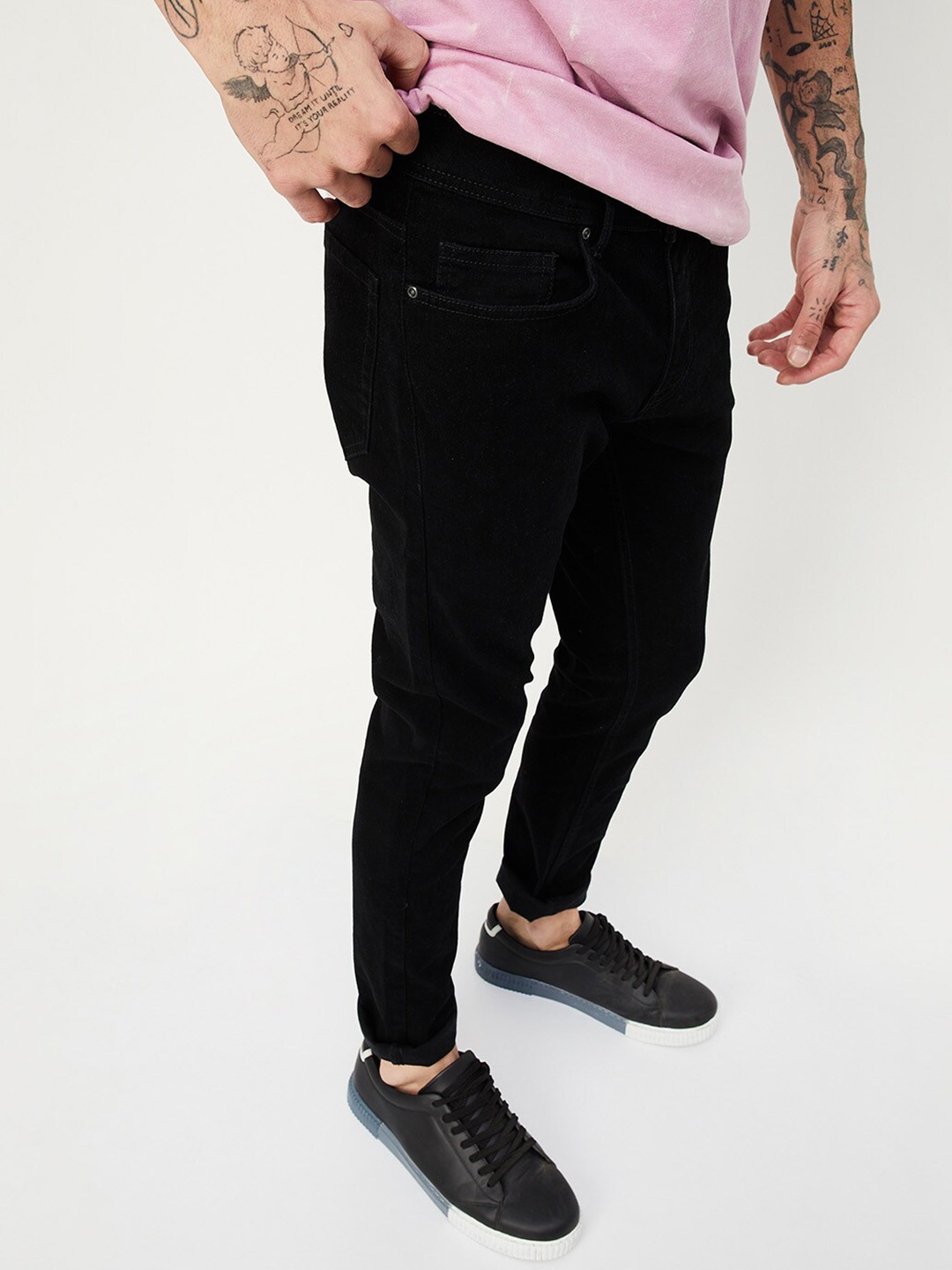 

max Men Mid-Rise Clean Look Stretchable Jeans, Black