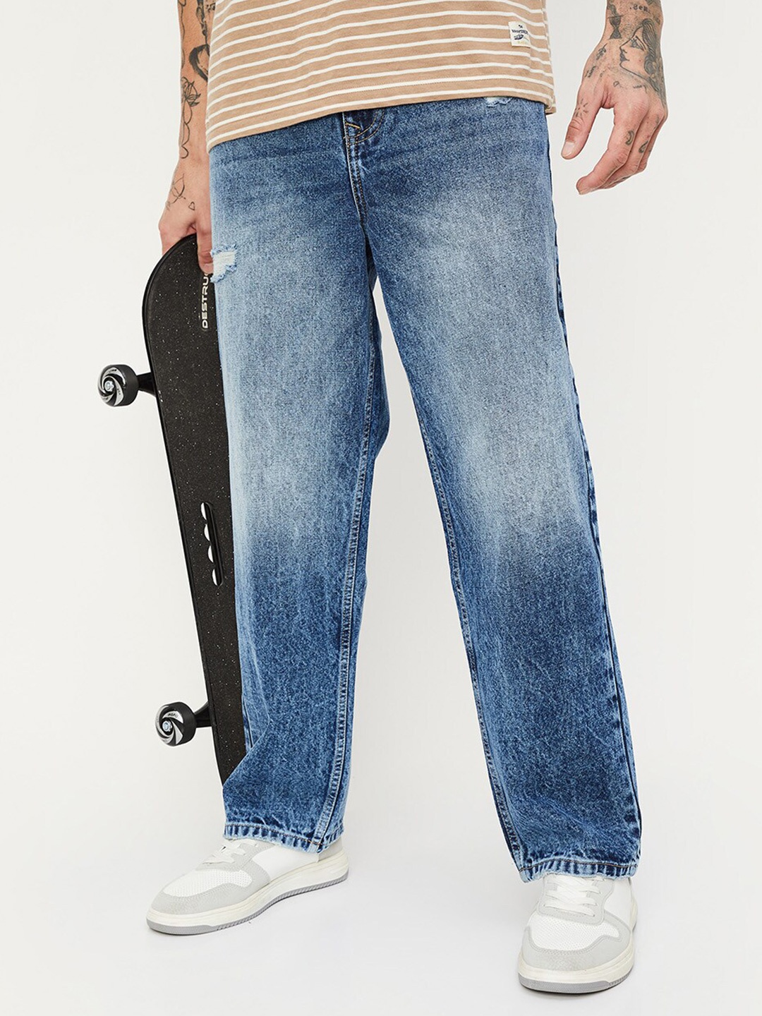 

max Men Mid-Rise Heavy Fade Low Distressed Pure Cotton Jeans, Blue