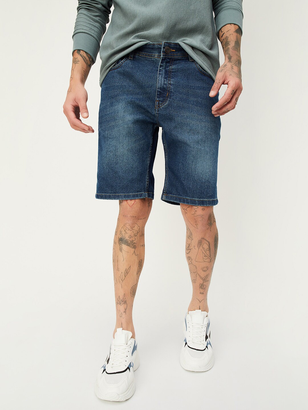 

max Men Washed Mid-Rise Denim Shorts, Blue