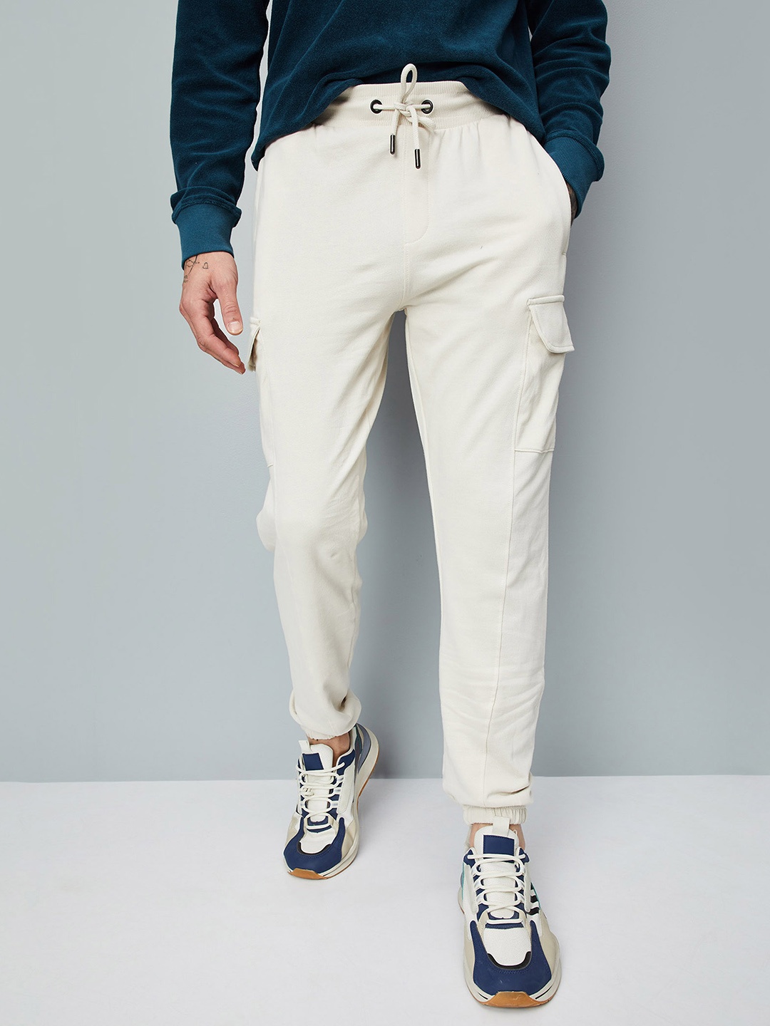 

max Men Solid Regular Fit Joggers, White
