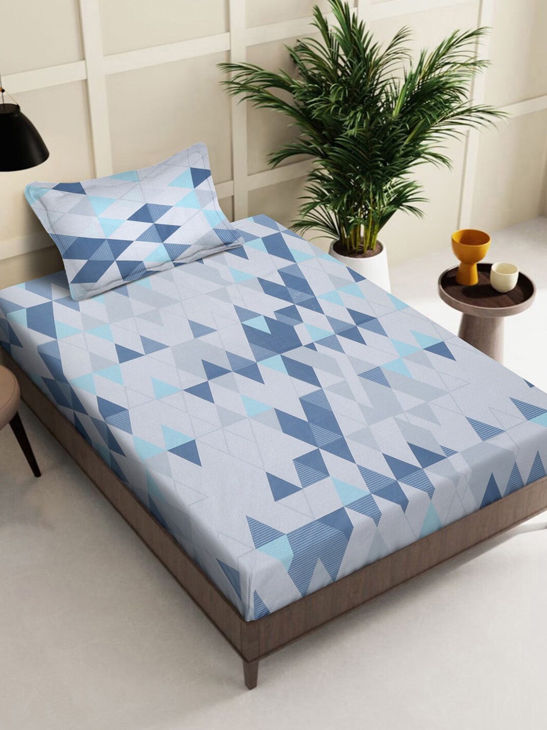 

KLOTTHE Grey & Blue Geometric Printed 400 TC Pure Cotton Single Bedsheet with Pillow Cover