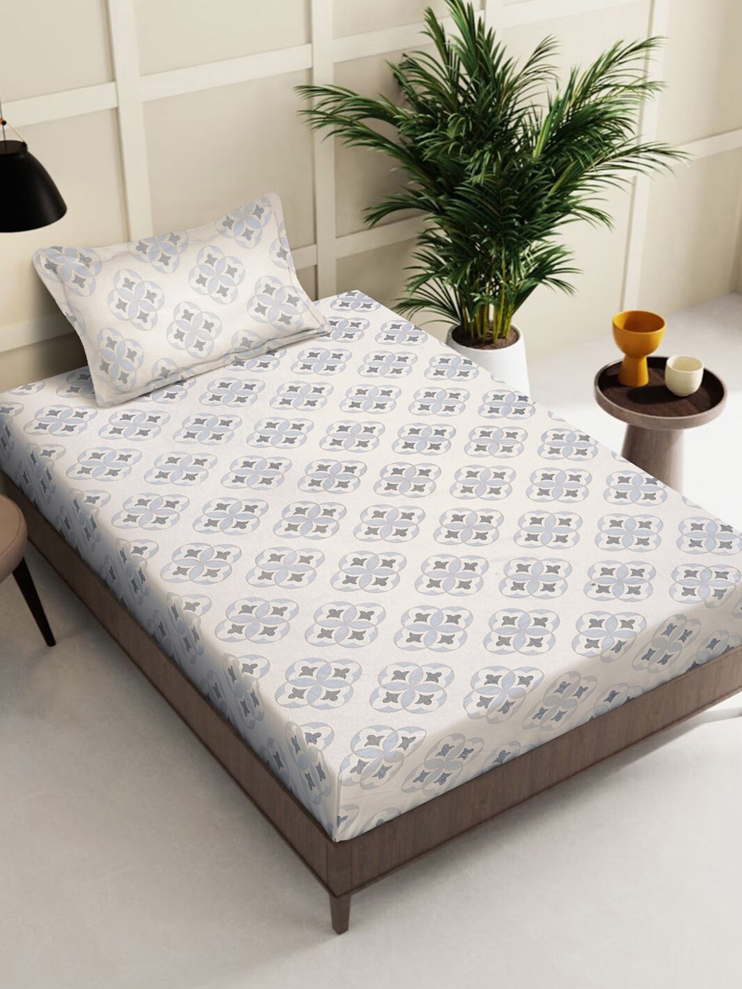 

KLOTTHE White & Blue Geometric Printed 400 TC Pure Cotton Single Bedsheet & Pillow Cover