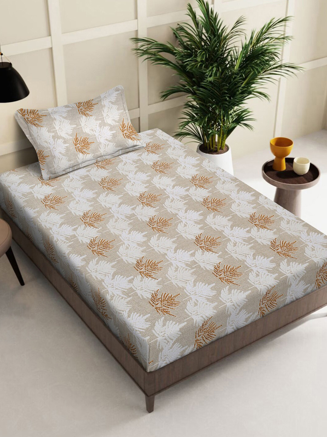 

KLOTTHE Beige & White Floral Printed 400 TC Pure Cotton Single Bedsheet Set