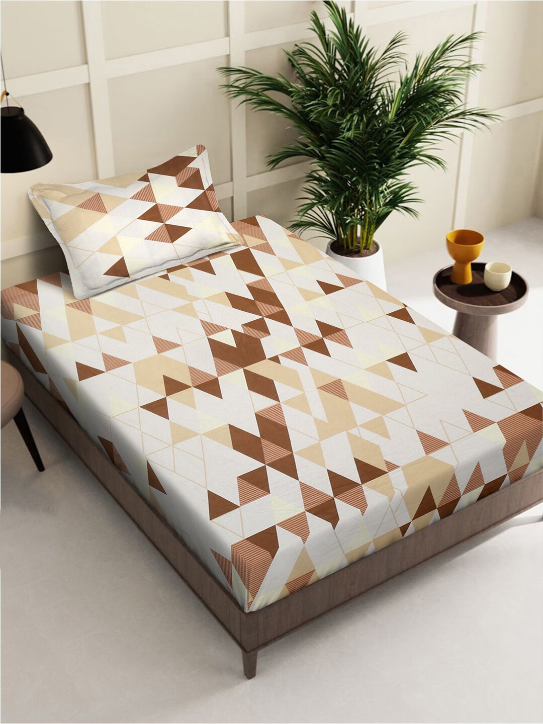 

KLOTTHE White & Brown Geometric Printed 400 TC Pure Cotton Single Bedsheet & Pillow Cover