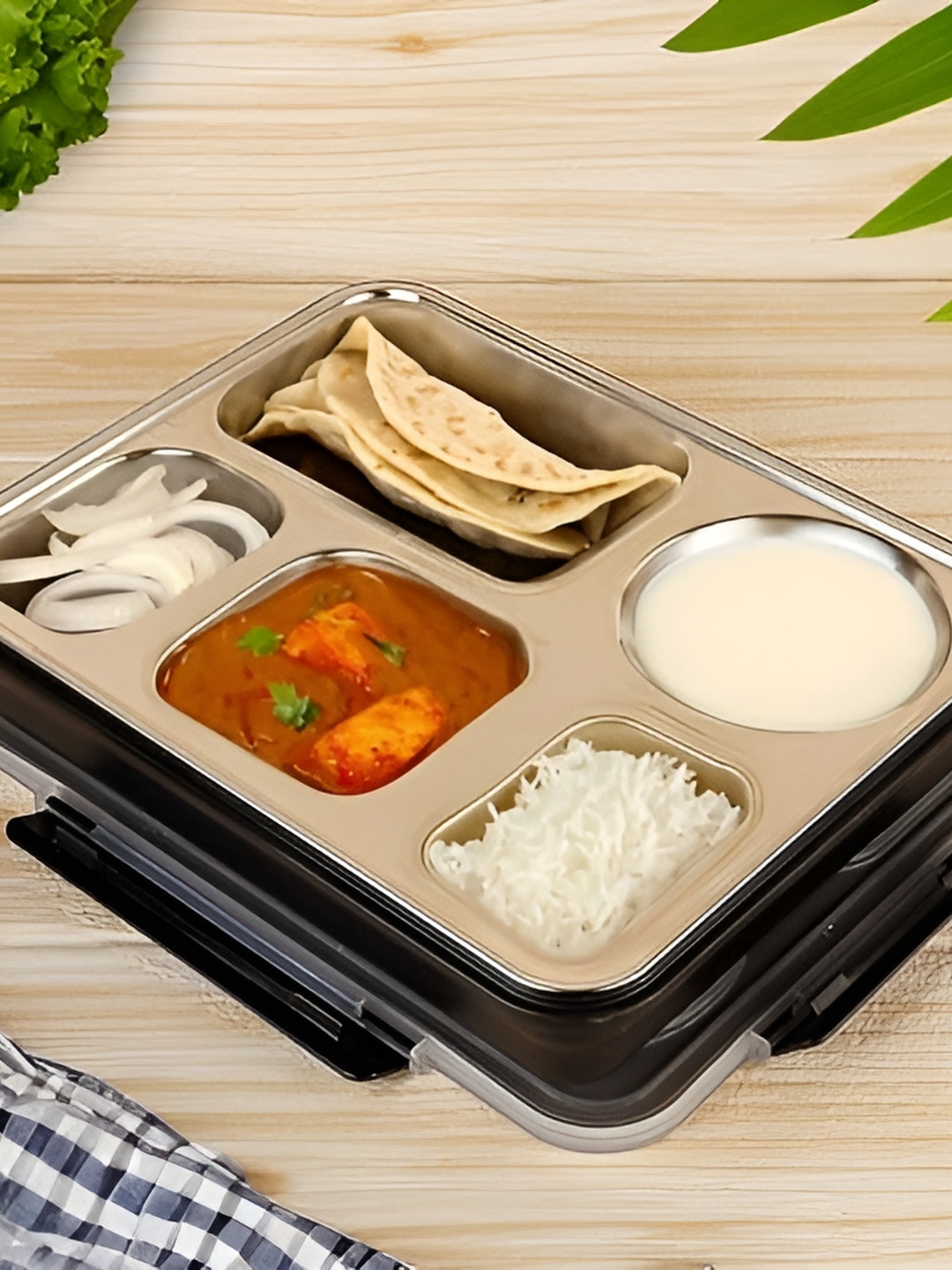 

Femora Black Stainless Steel Dishwasher Safe Lunch Box