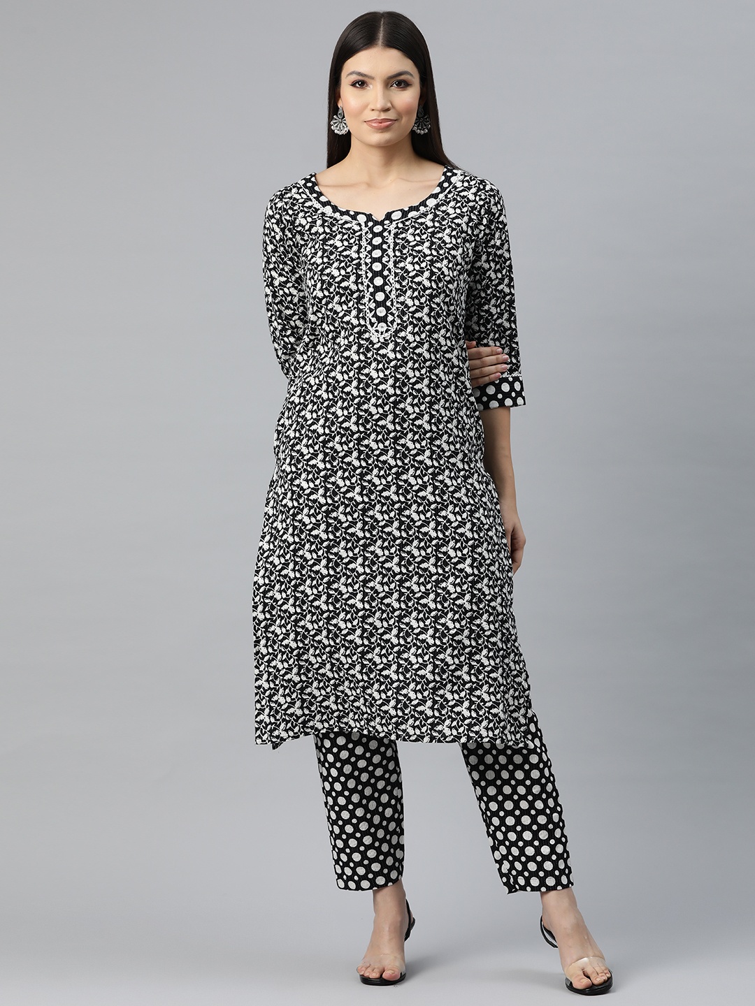 

Readiprint Women Floral Print Thread Work Pure Cotton Kurta with Trousers, Black
