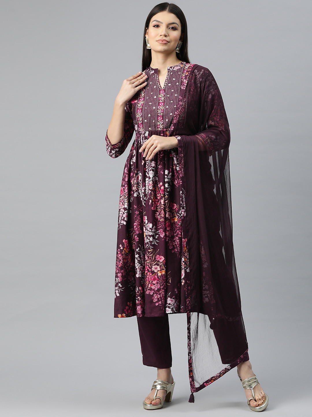 

Readiprint Fashions Women Floral Print Pleated Thread Work Silk Kurta Trousers & Dupatta, Burgundy
