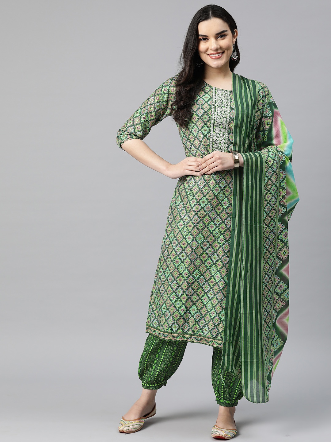 

Readiprint Fashions Women Ethnic Motifs Printed Cotton Kurta with Patiala & With Dupatta, Green