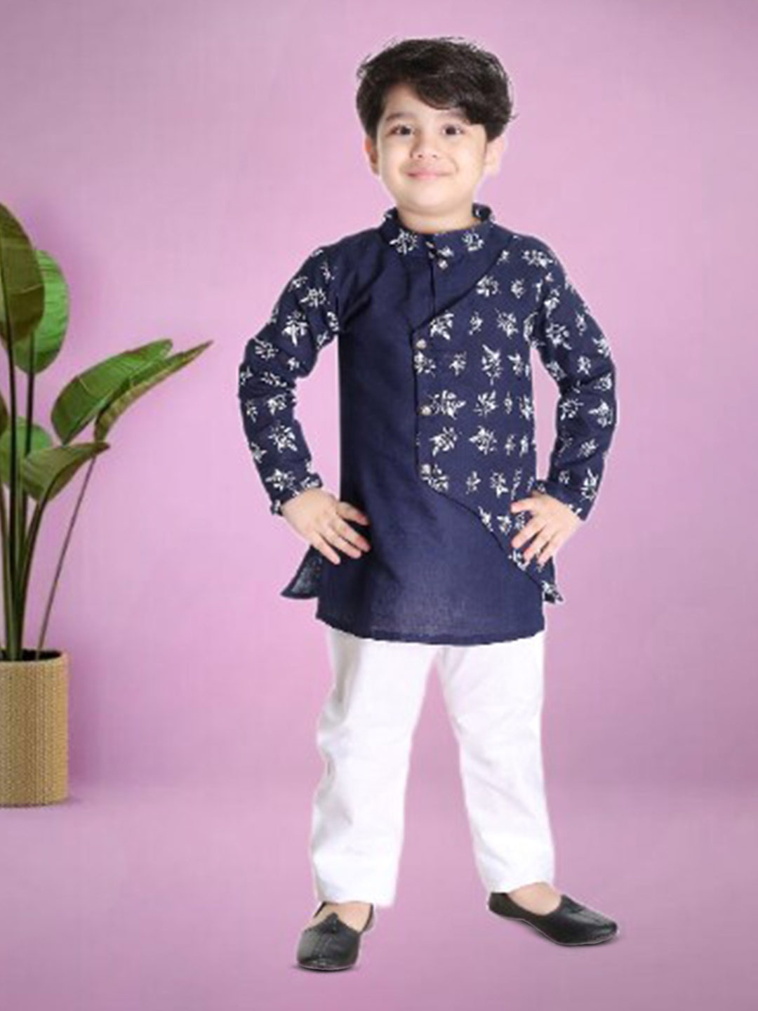 

BAESD Boys Floral Printed Cotton Silk Kurta With Pyjama, Navy blue