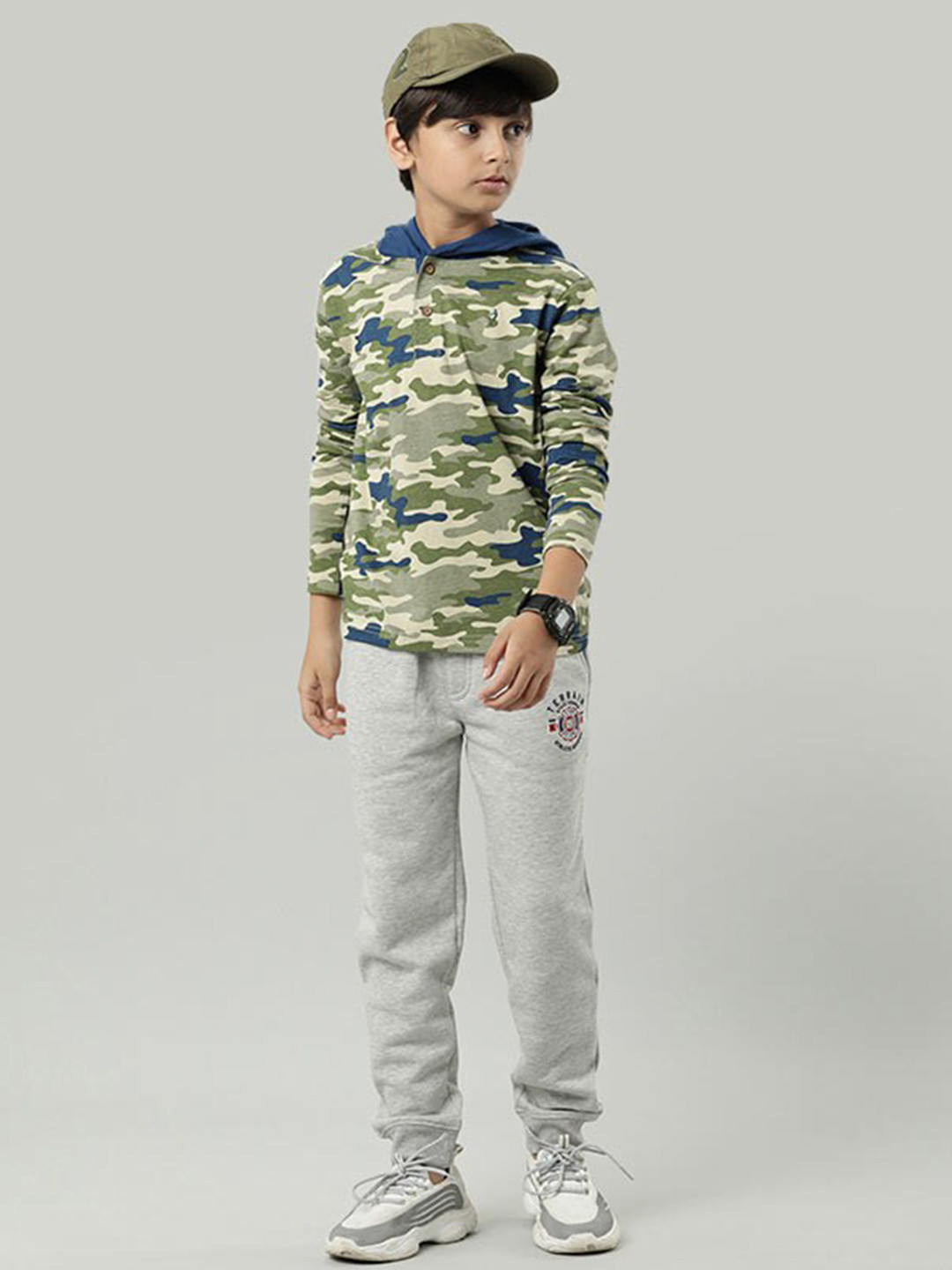 

Indian Terrain Boys Camouflage Printed Hooded Pure Cotton T-shirt, Green