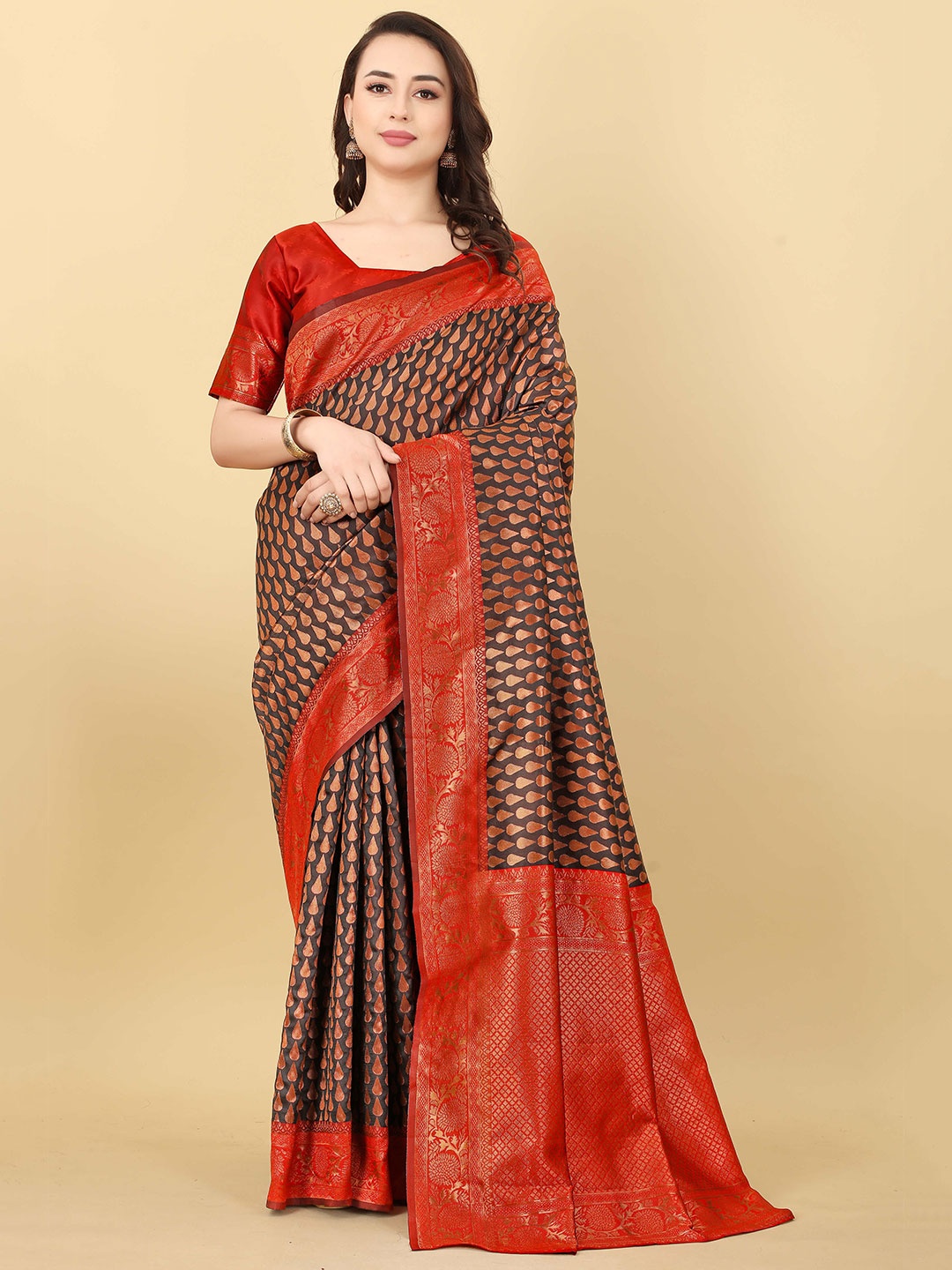 

DIVASTRI Ethnic Motif Woven Design Kanjeevaram Pure Silk Zari Saree, Black