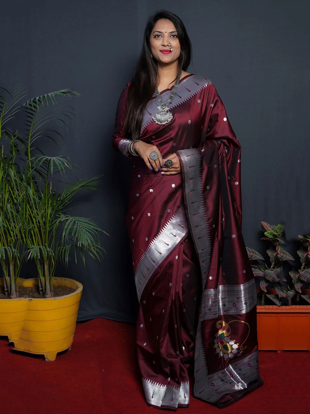 

DIVASTRI Ethnic Motif Woven Design Kanjeevaram Pure Silk Zari Saree, Maroon
