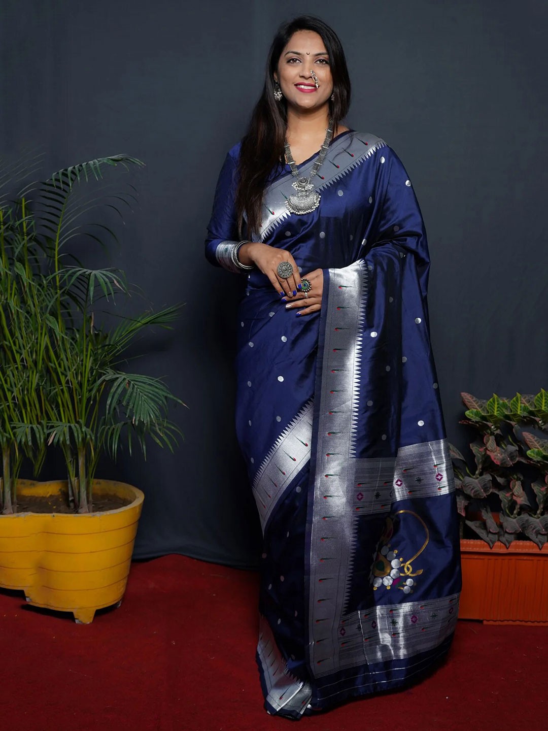 

DIVASTRI Ethnic Motif Woven Design Kanjeevaram Pure Silk Zari Saree, Blue