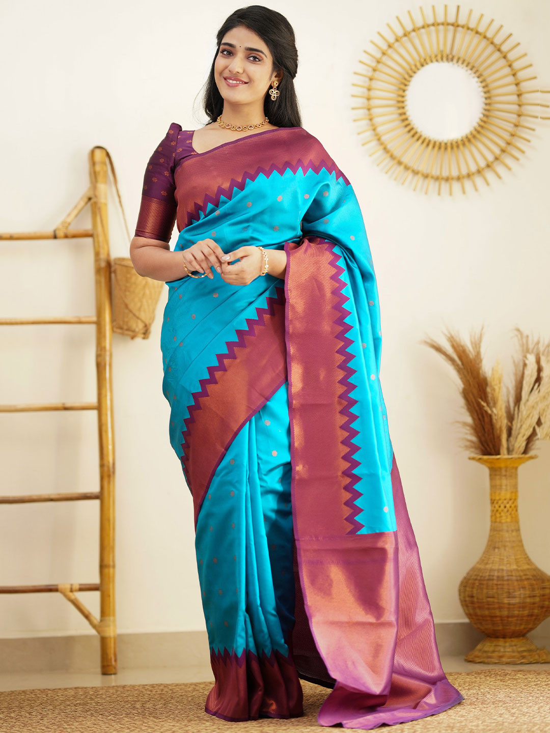 

DIVASTRI Ethnic Motif Woven Design Kanjeevaram Pure Silk Zari Saree, Blue