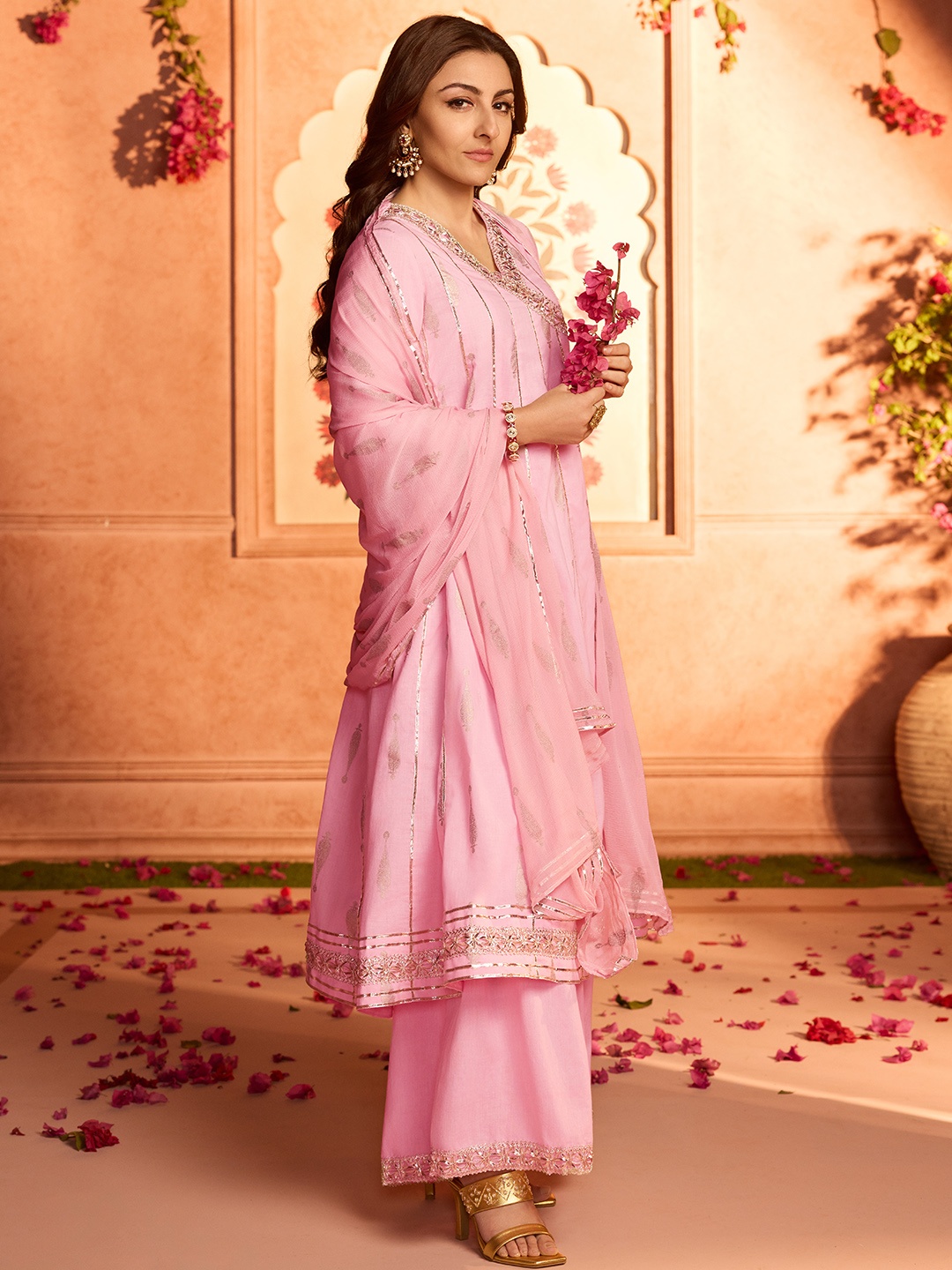 

House of Pataudi Jashn Printed Angrakha Gotta Patti Pure Cotton Kurta Sets, Pink