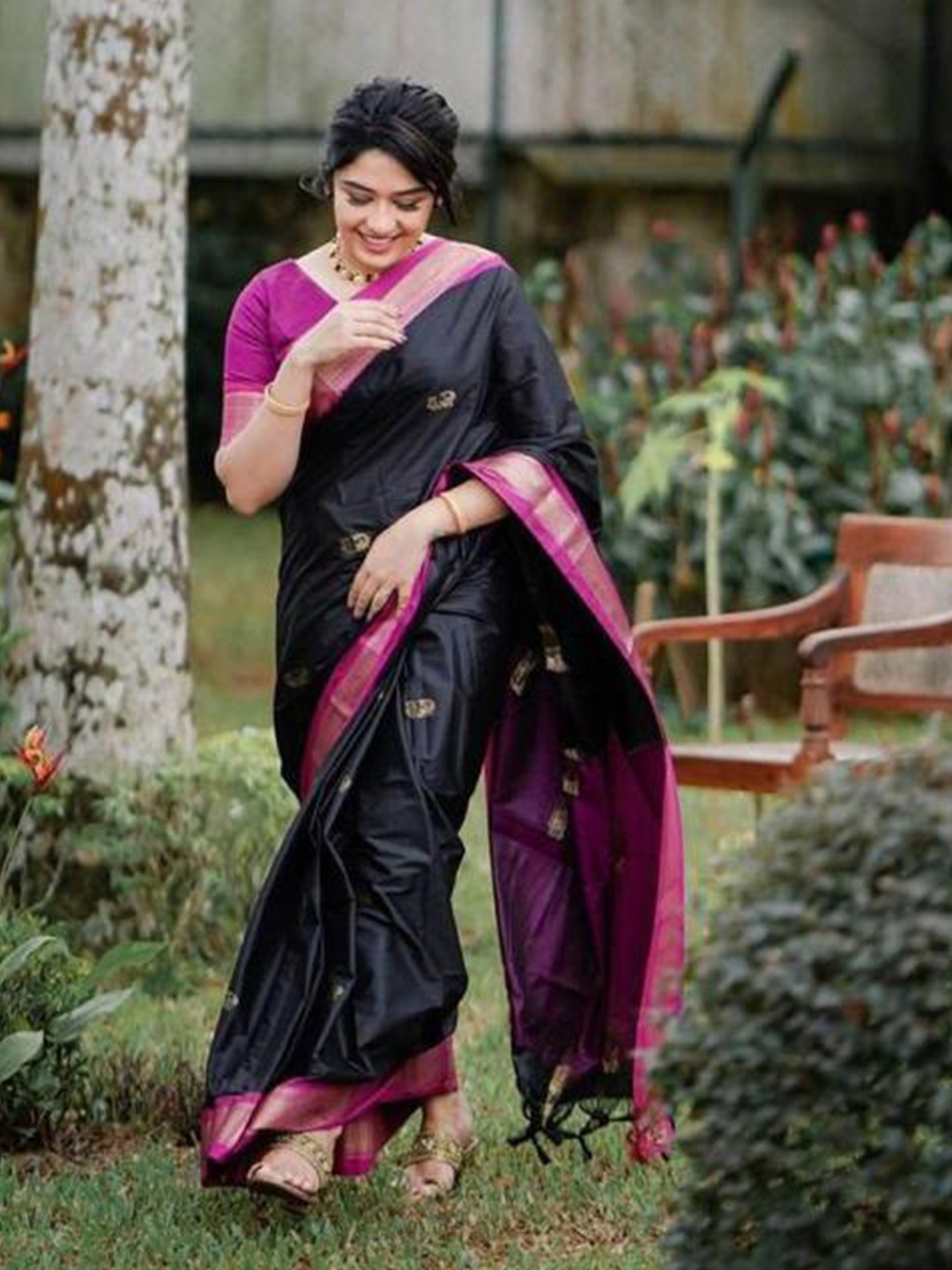 

Visit Wear Ethnic Motifs Woven Design Zari Banarasi Saree, Black