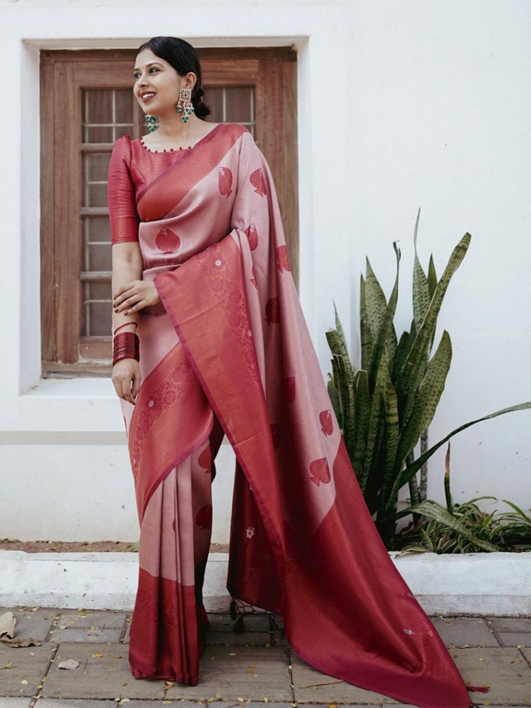 

Visit Wear Ethnic Motifs Woven Design Zari Kanjeevaram Saree, Pink