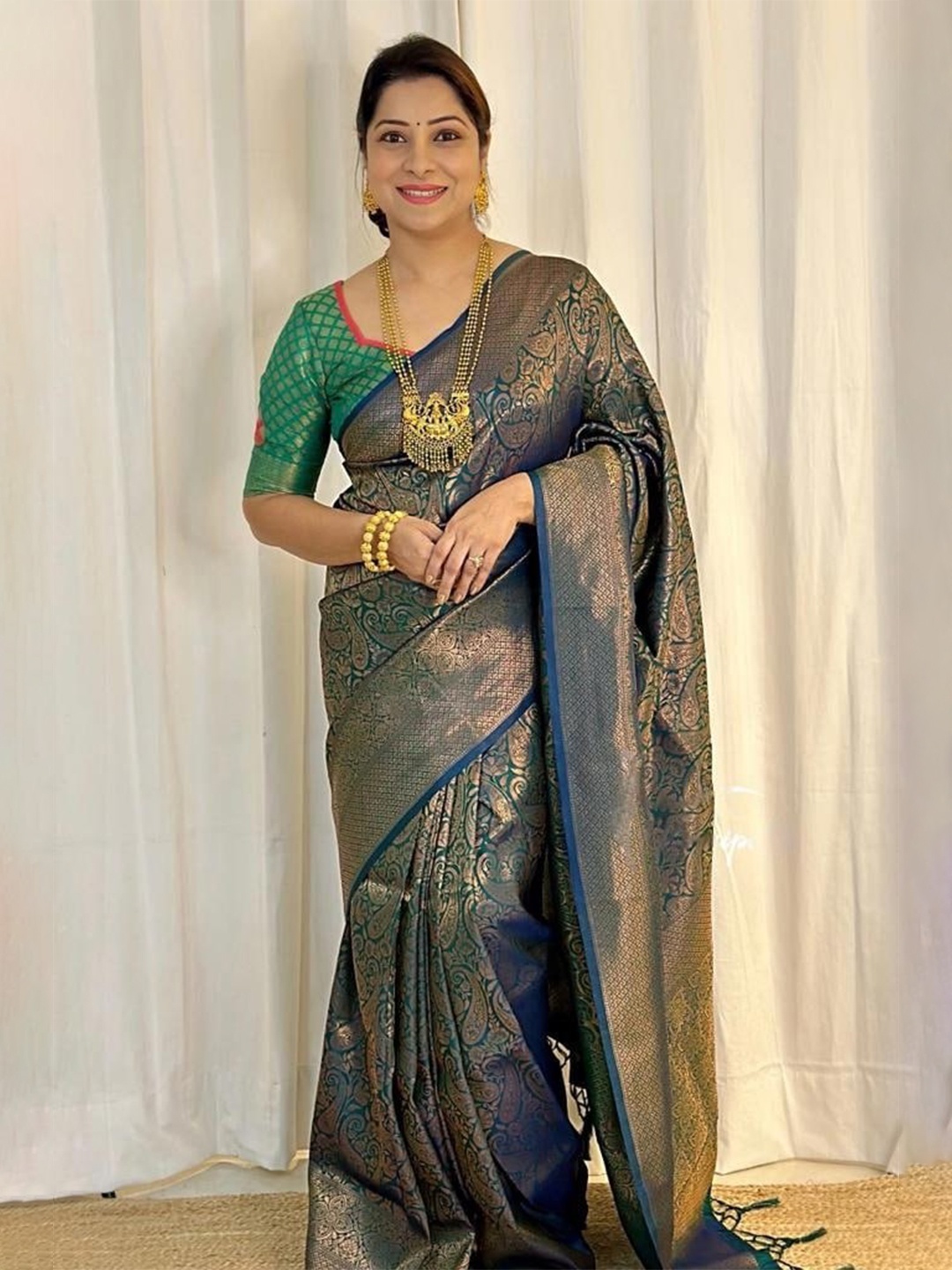 

Visit Wear Ethnic Motifs Woven Design Art Silk Banarasi Saree, Green