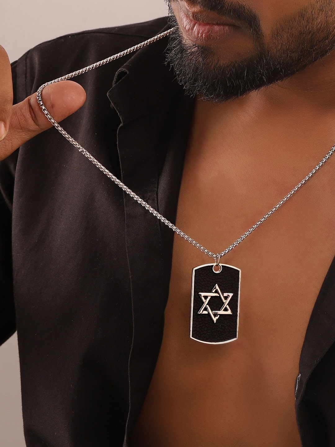 

The Roadster Lifestyle Co. Silver Plated Star Dog Tag Star Embossed Pendant & Chain