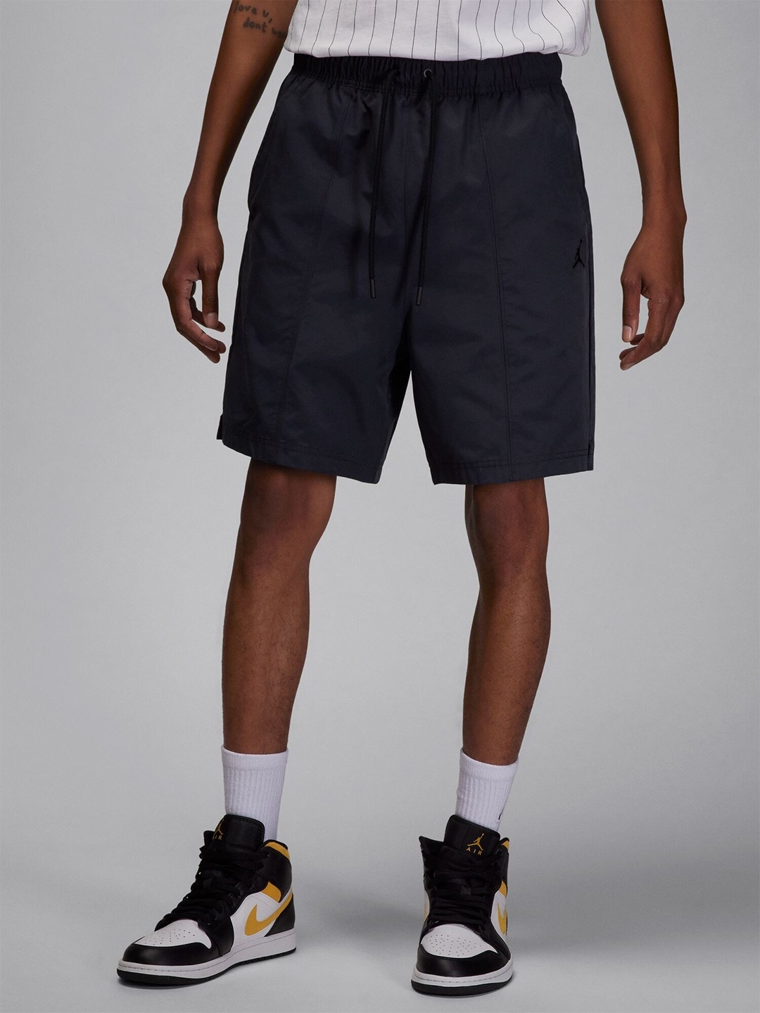 

Nike Jordan Essentials Men Above-Knee Length Woven Sports Shorts, Black