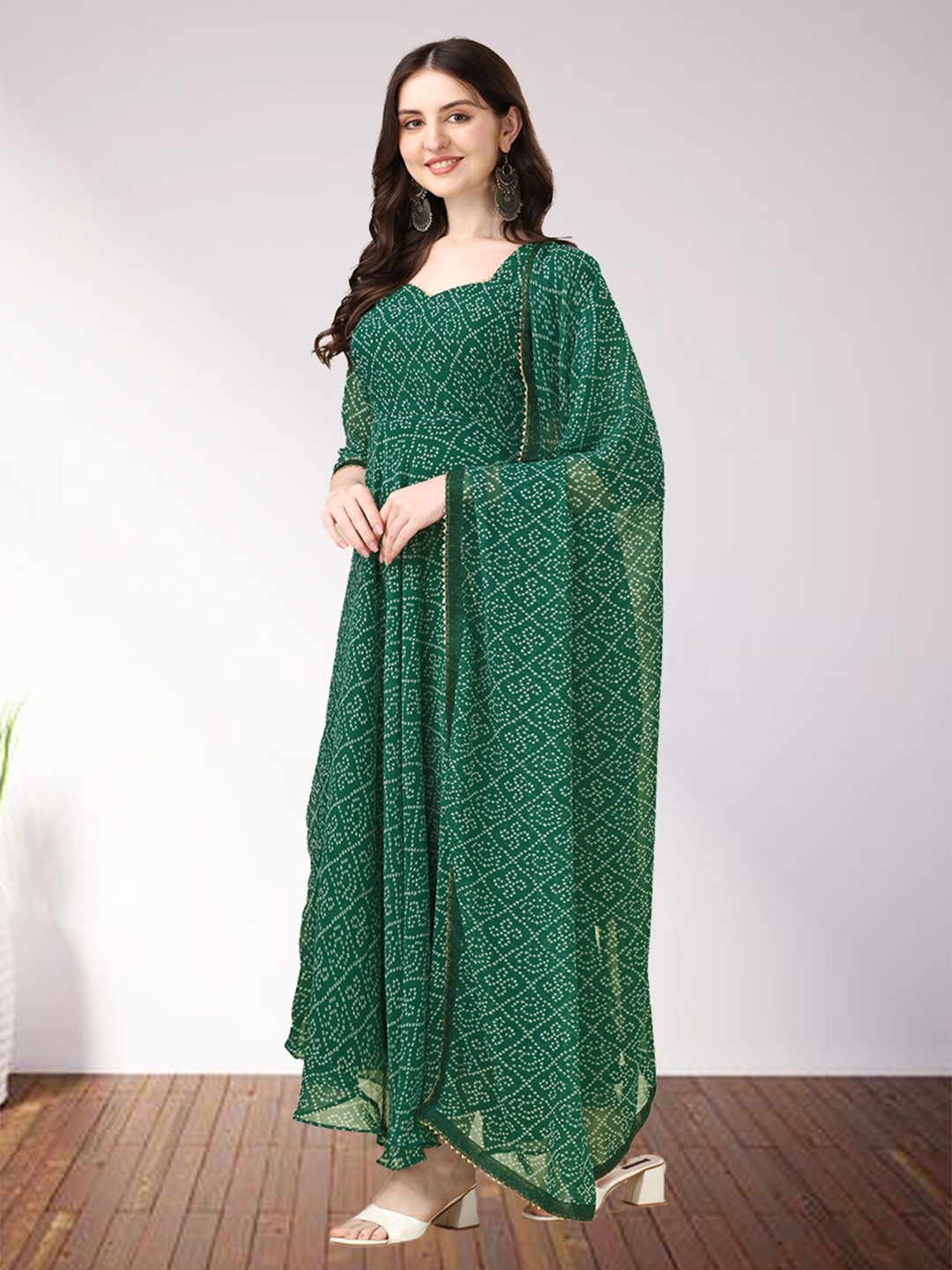 

N N ENTERPRISE Women Green Ethnic Motifs Printed Kurti With Dupatta