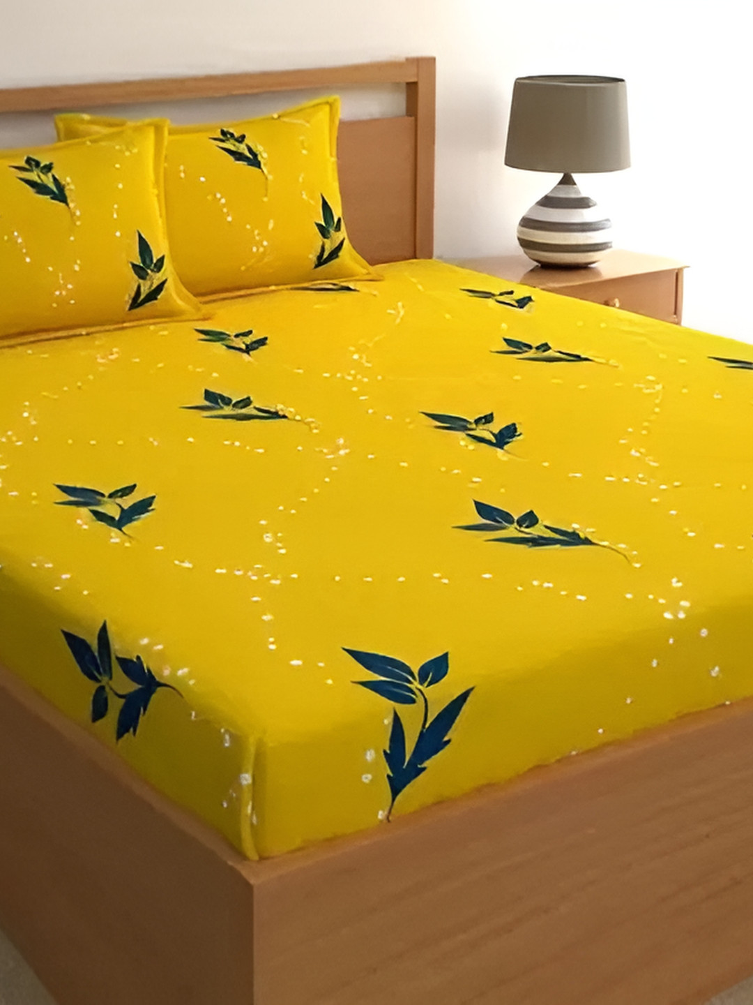 

Supreme Home Collective Yellow & Blue Floral 144 TC King Bedsheet with 2 Pillow Covers