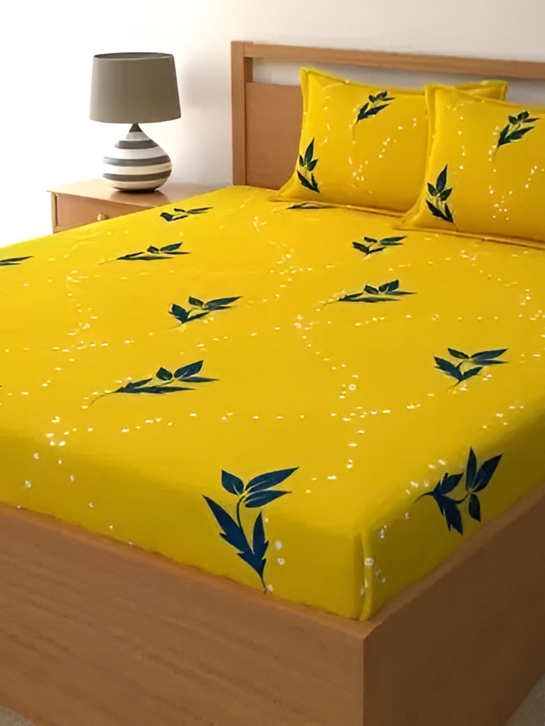 

Supreme Home Collective Yellow & Blue Floral 144 TC King Bedsheet with 2 Pillow Covers