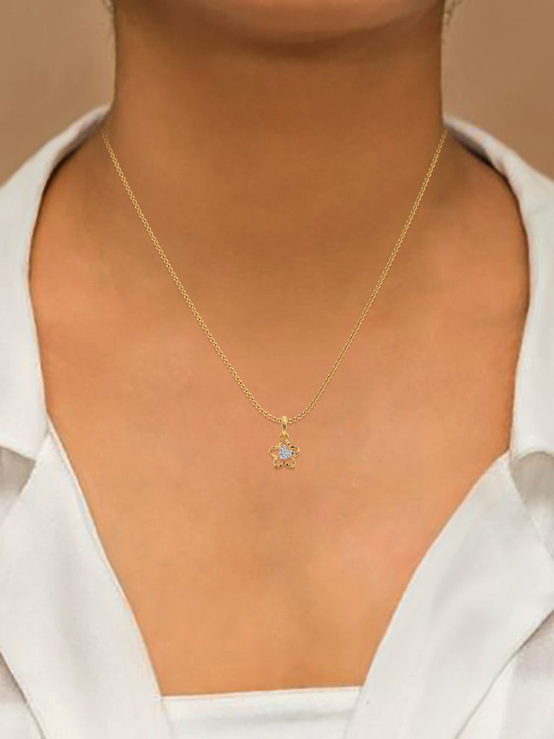 

CANDERE A KALYAN JEWELLERS COMPANY 18KT Gold Diamond Studded Pendant-0.8gm