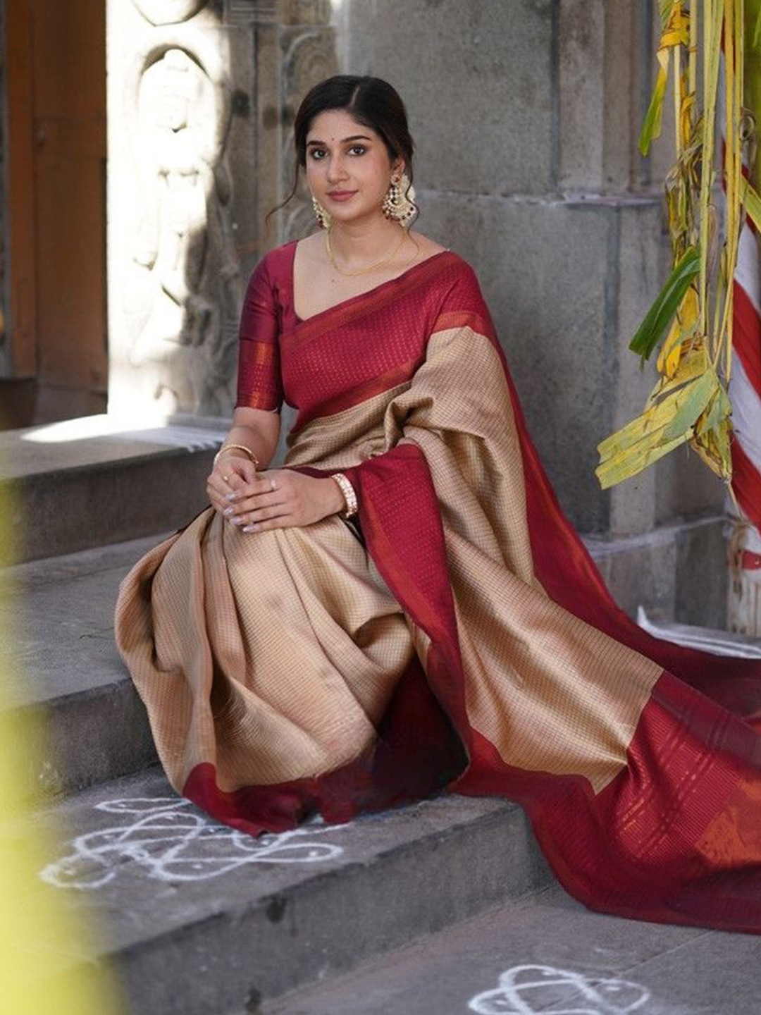 

Miss Beelee Woven Design Zari Silk Cotton Designer Banarasi Saree, Cream