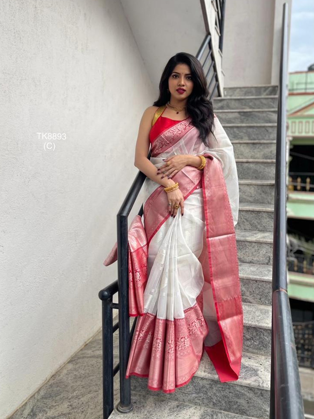 

Miss Beelee Woven Design Zari Silk Cotton Designer Banarasi Saree, White