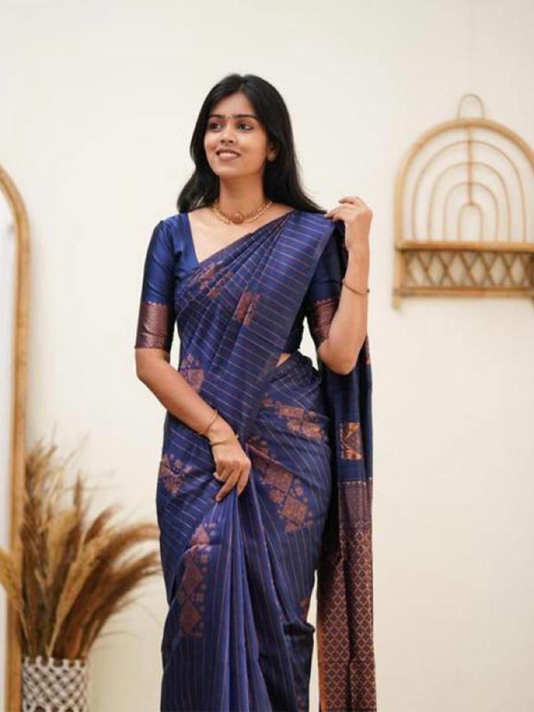 

Miss Beelee Ethnic Motifs Woven Design Zari Silk Cotton Banarasi Saree, Navy blue