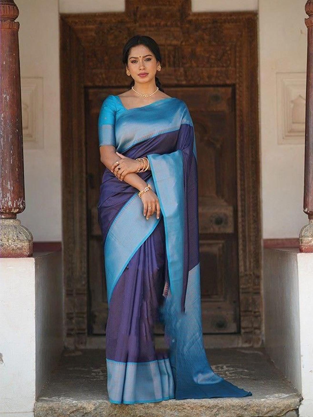 

Miss Beelee Woven Design Zari Silk Cotton Designer Banarasi Saree, Navy blue