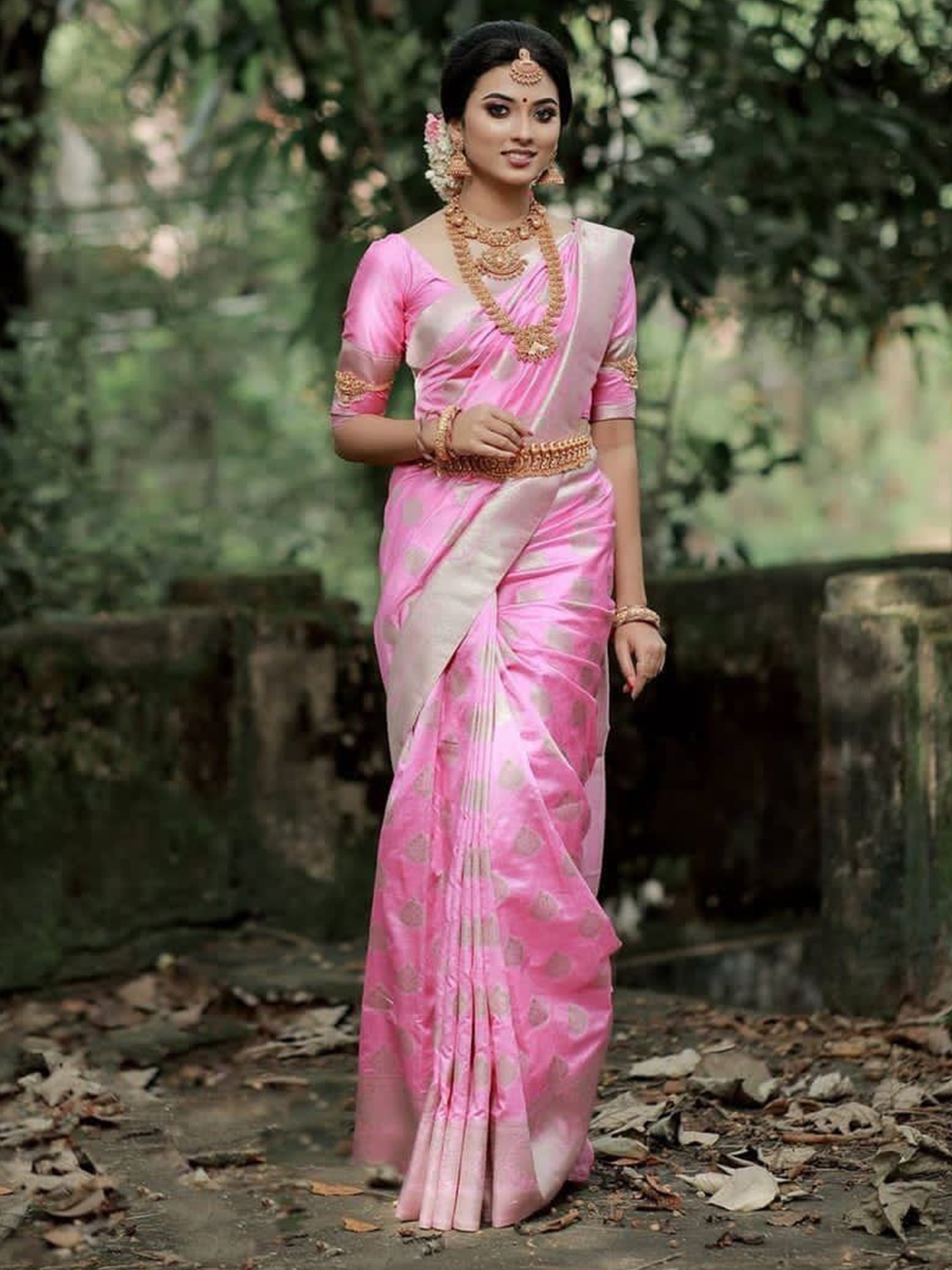 

Miss Beelee Woven Design Zari Silk Cotton Banarasi Saree, Pink
