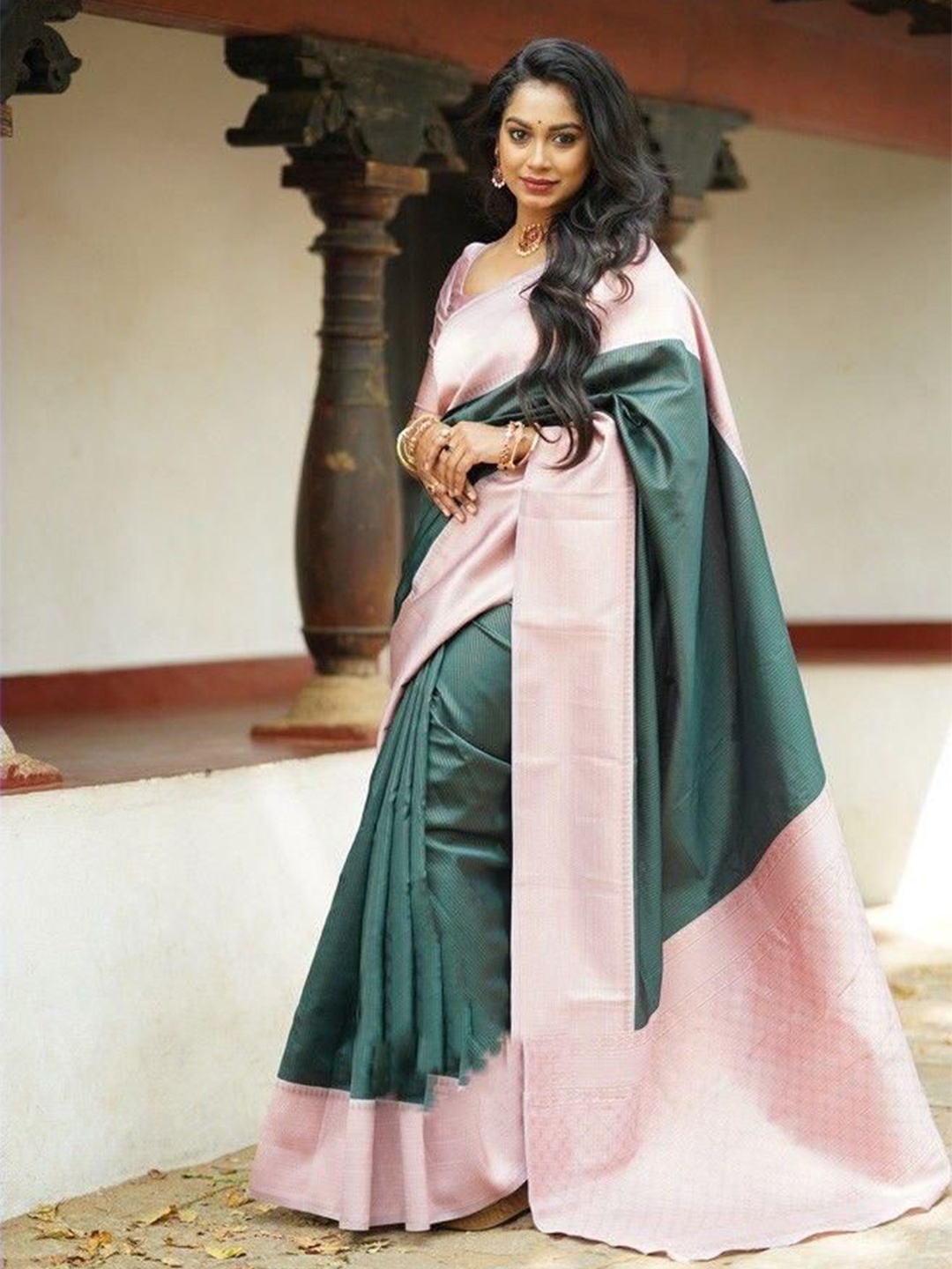 

Miss Beelee Woven Design Zari Silk Cotton Banarasi Saree, Green
