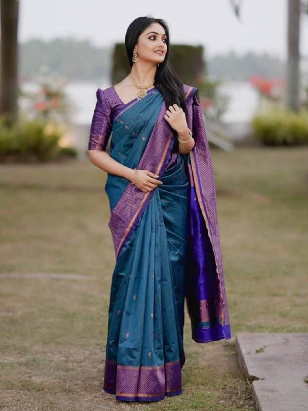 

Miss Beelee Sea Green Woven Design Zari Silk Cotton Banarasi Saree