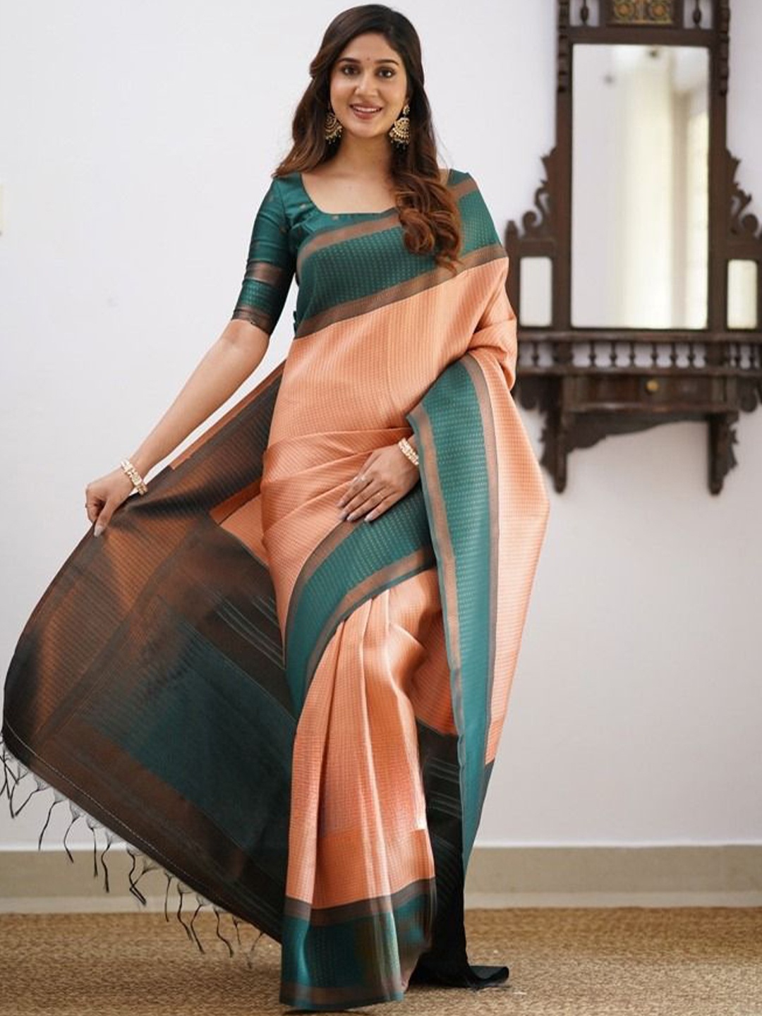 

Miss Beelee Woven Design Zari Silk Cotton Designer Banarasi Saree, Peach