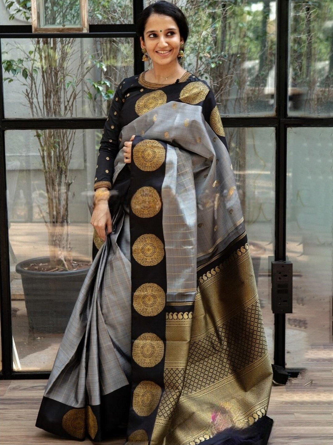 

Miss Beelee Woven Design Zari Silk Cotton Designer Banarasi Saree, Grey