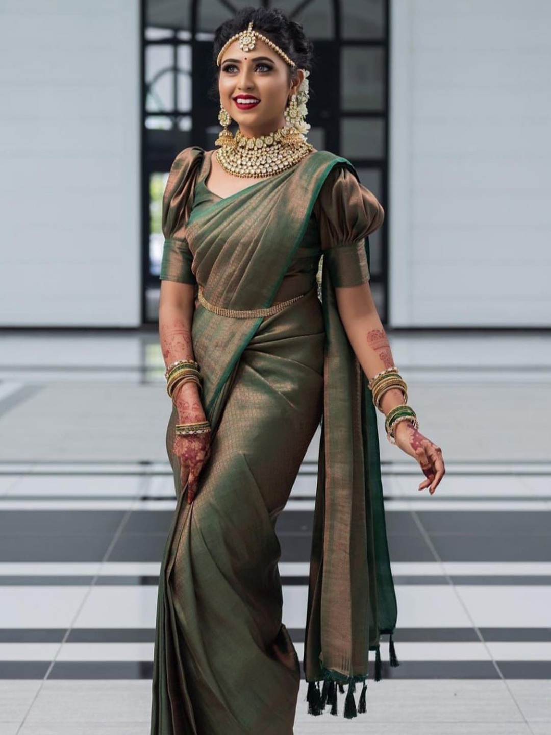 

Miss Beelee Woven Design Zari Silk Cotton Banarasi Saree, Green
