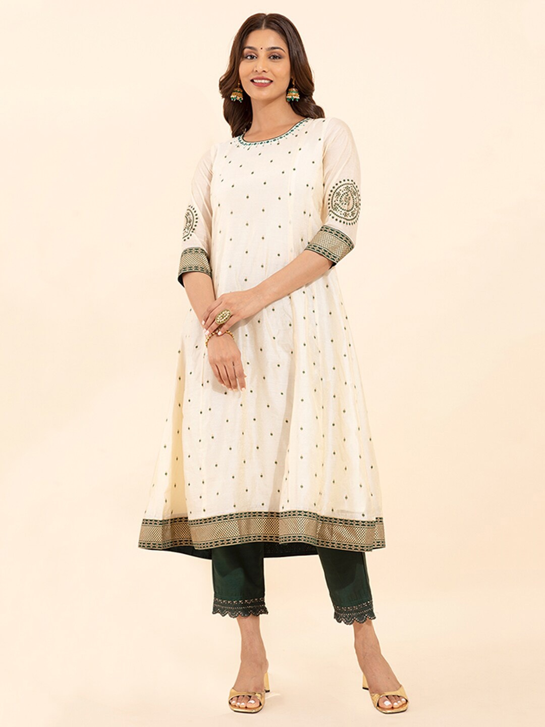 

Maybell Ethnic Motifs Thread Work Round Neck Panelled Anarkali Kurta, Green