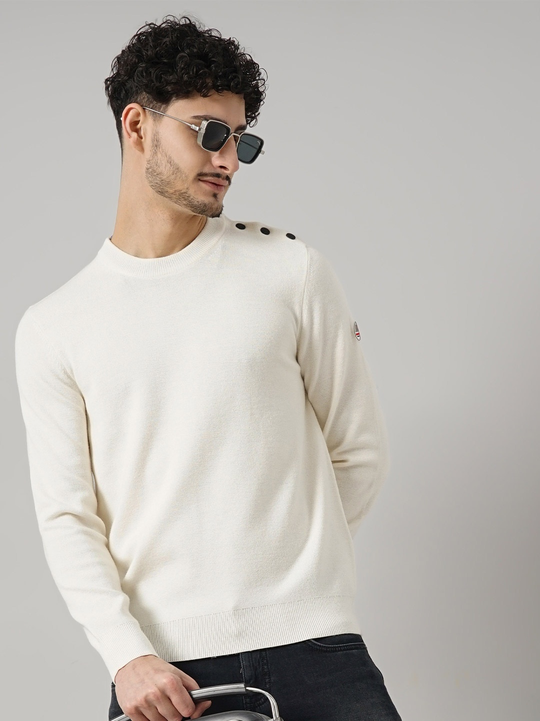 

Celio Round Neck Long Sleeves Pullover Sweatshirt, Off white