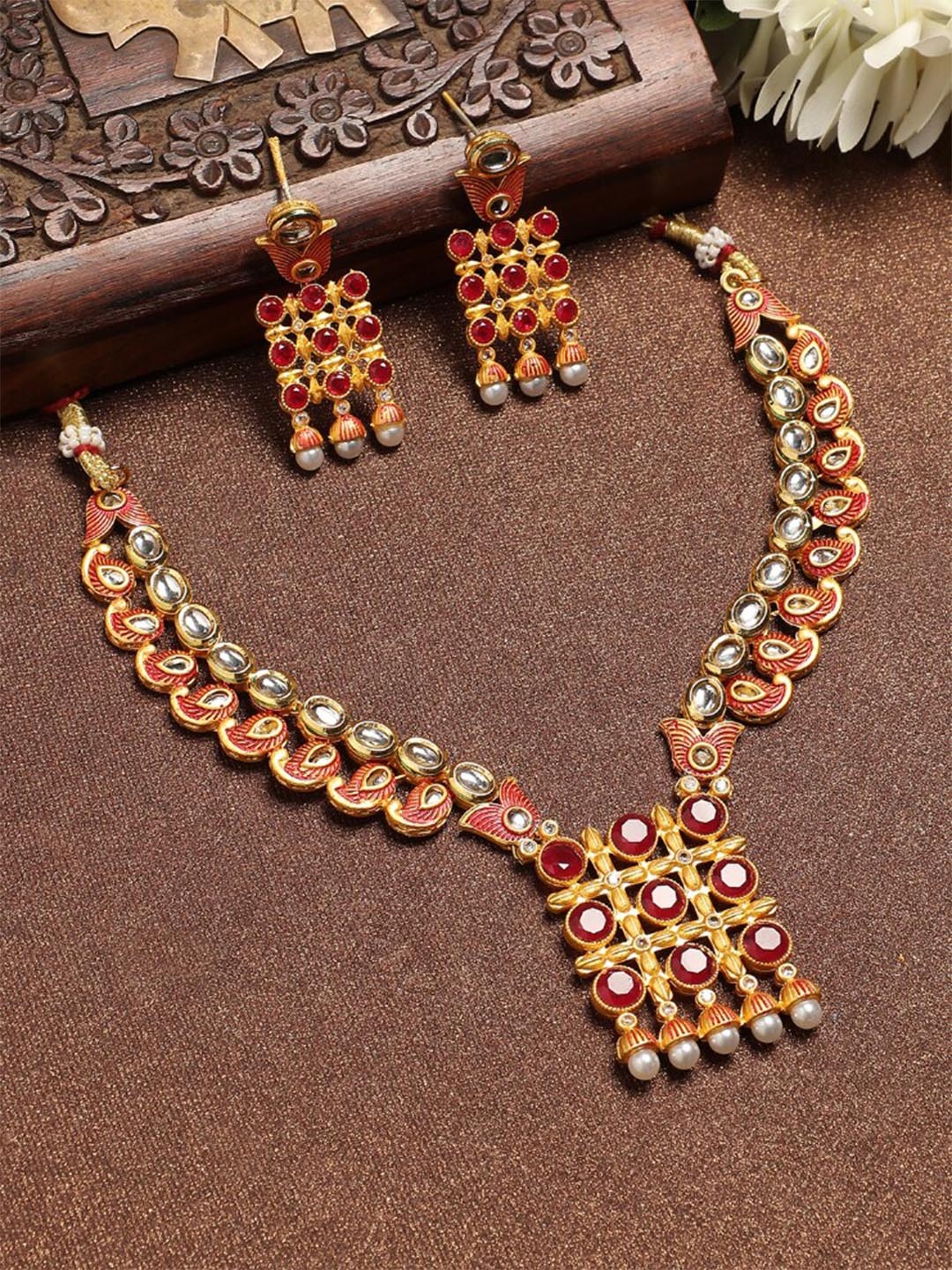 

Anouk Gold Plated Kundan Stone Studded Jewellery Set
