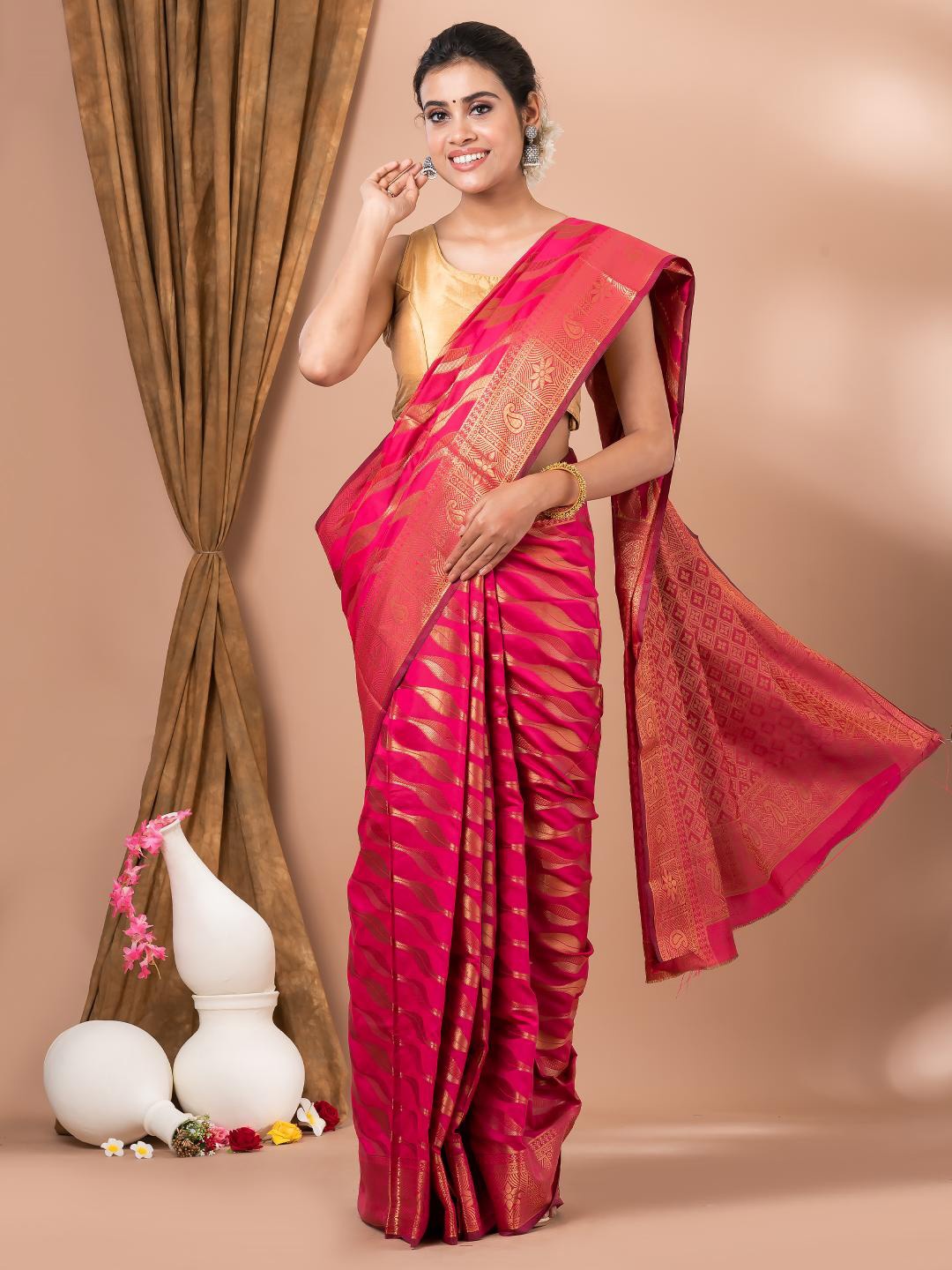 

MAHALASA Red and GoldToned Ethnic Woven Design Silk Cotton Saree