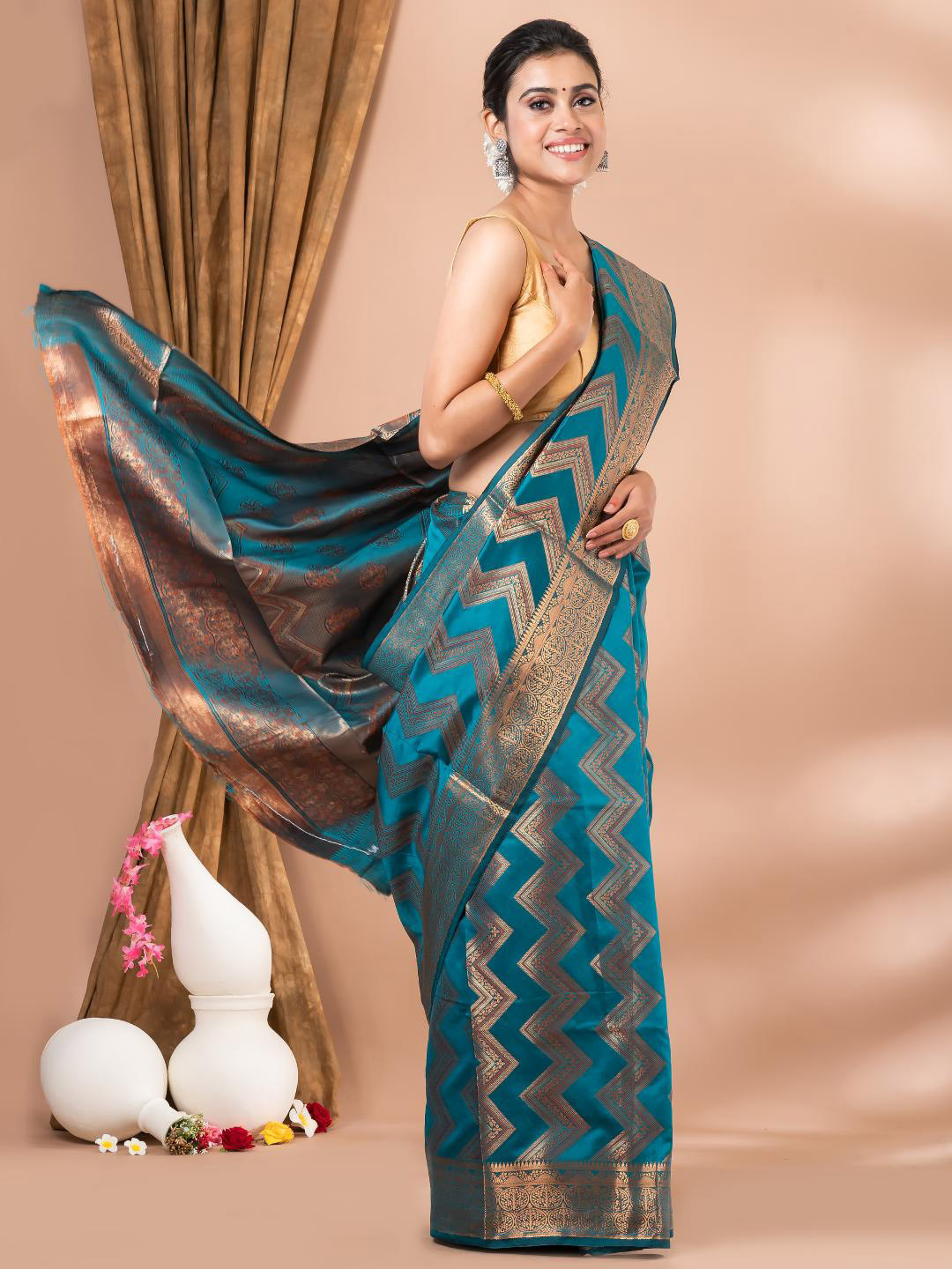 

MAHALASA Ethnic Motifs Woven Design Zari Silk Cotton Saree, Sea green