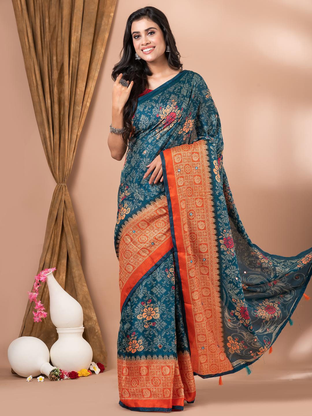 

MAHALASA Floral Embroidered Woven Design Saree, Sea green